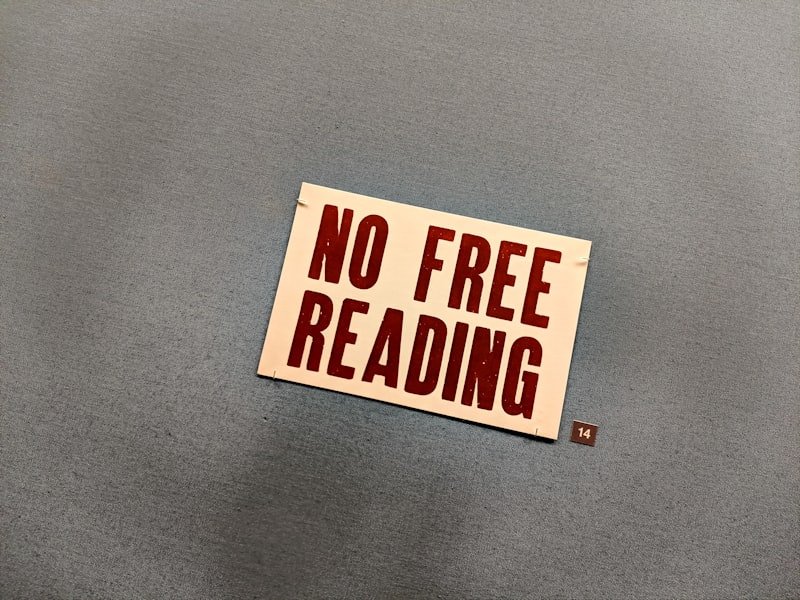 no free reading signage